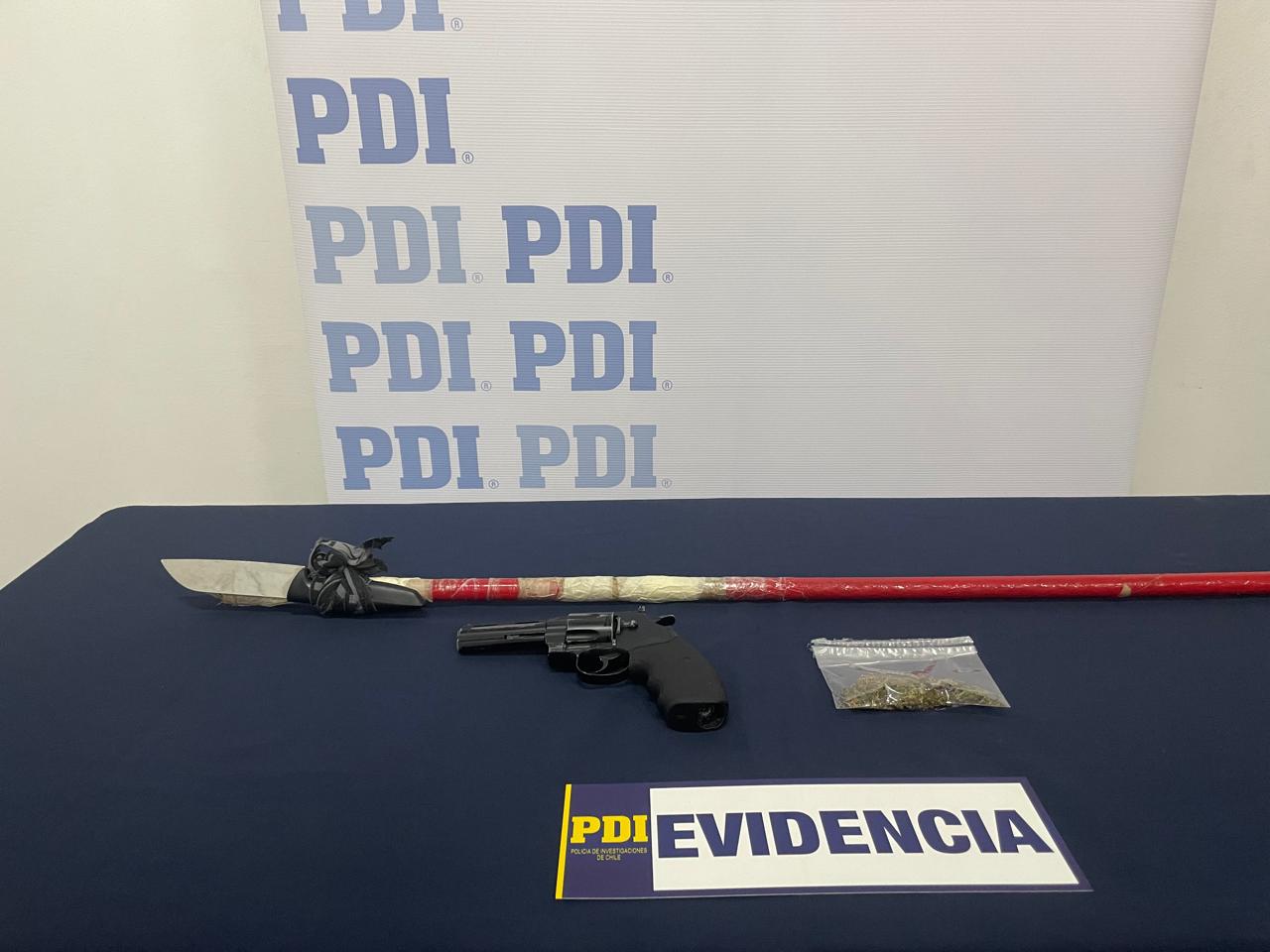 Pdi Detuvo A Dos Sujetos Tras Denuncias De Vecinos Por Amenazas Con Arma De Fuego En Tocopilla